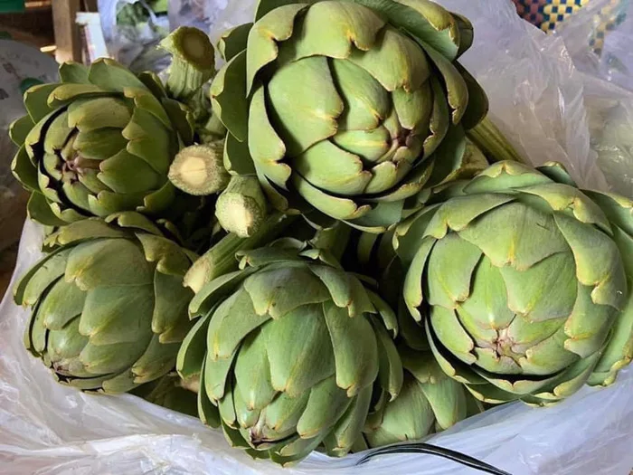 Sắp 8/3, hoa Atiso bán cả cân giá đắt như thịt bò Mỹ