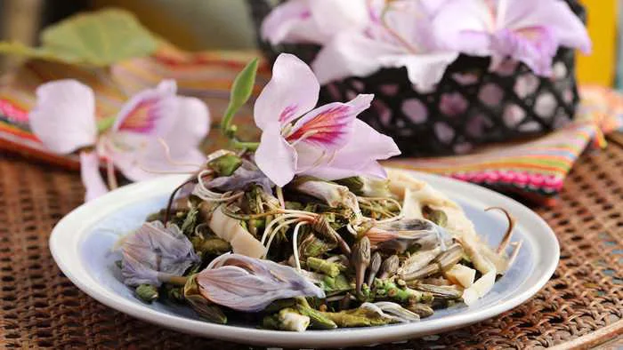 Hoa ban Điện Biên: Một thế giới ẩm thực phong phú đến ngỡ ngàng của người  dân tộc Thái ở vùng cao Tây Bắc