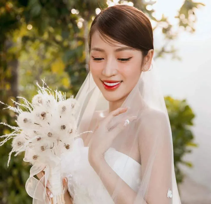 Hoa cưới bồ công anh của Gin Tuấn Kiệt và Puka không bị gió thổi bay?