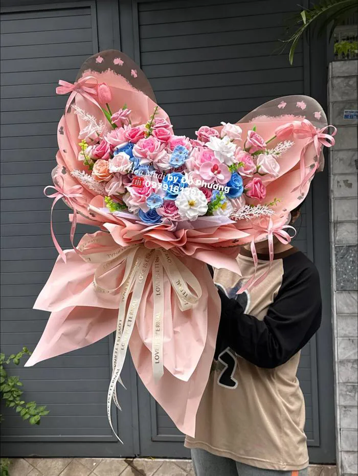 Bó Hoa Hình Cánh Bướm - Tiệm Hoa Madi