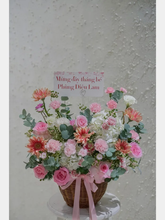POEM FLOWERS - Giỏ hoa chúc mừng thôi nôi, đầy tháng bé gái