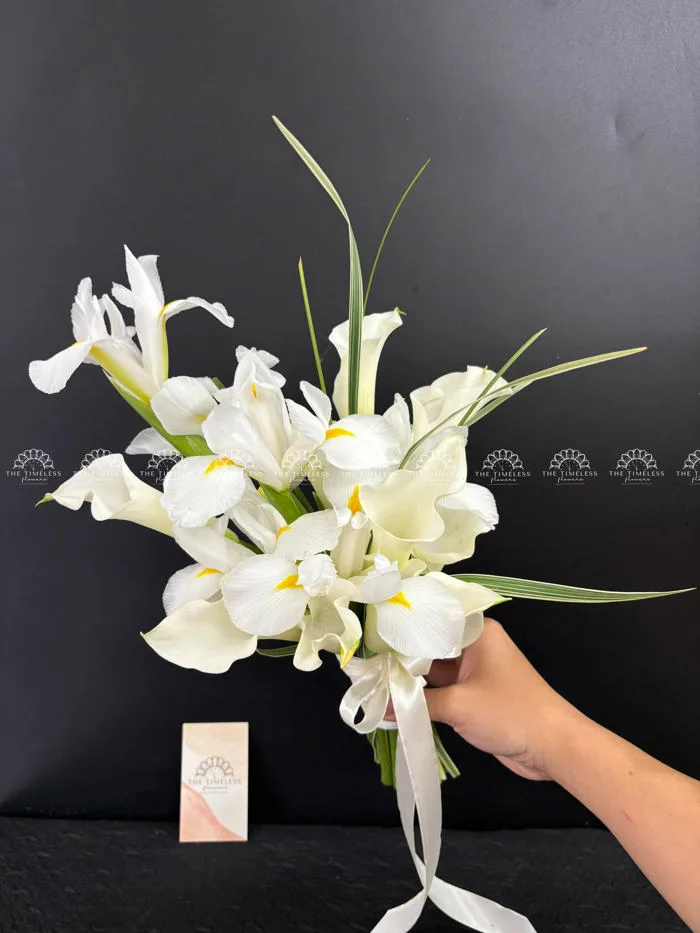 Hoa Cưới Calla Lily mix Diên Vĩ (iris) trắng A214 - The Time Less Flowers