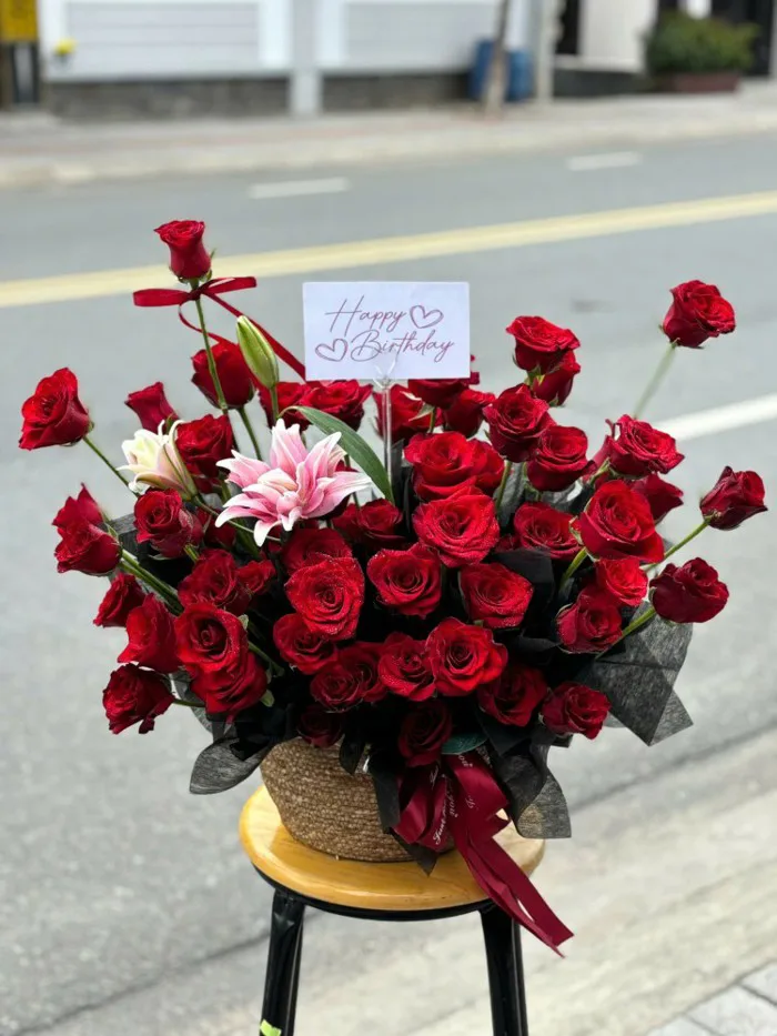 Giỏ Hoa Hồng Đỏ Ecuador