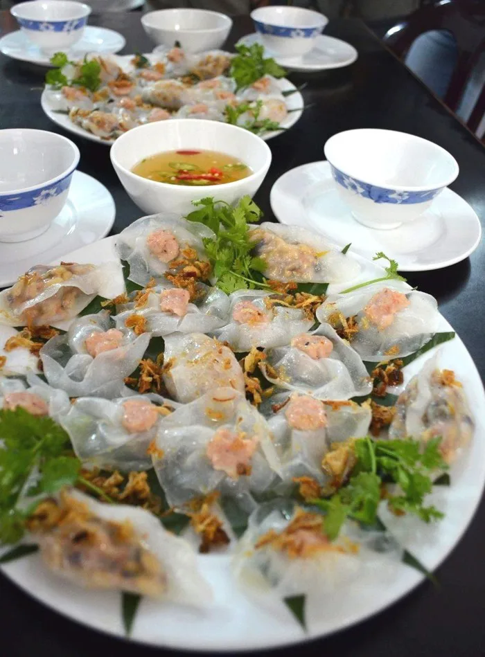 Bánh hoa hồng trắng - đặc sản tinh tế của Hội An