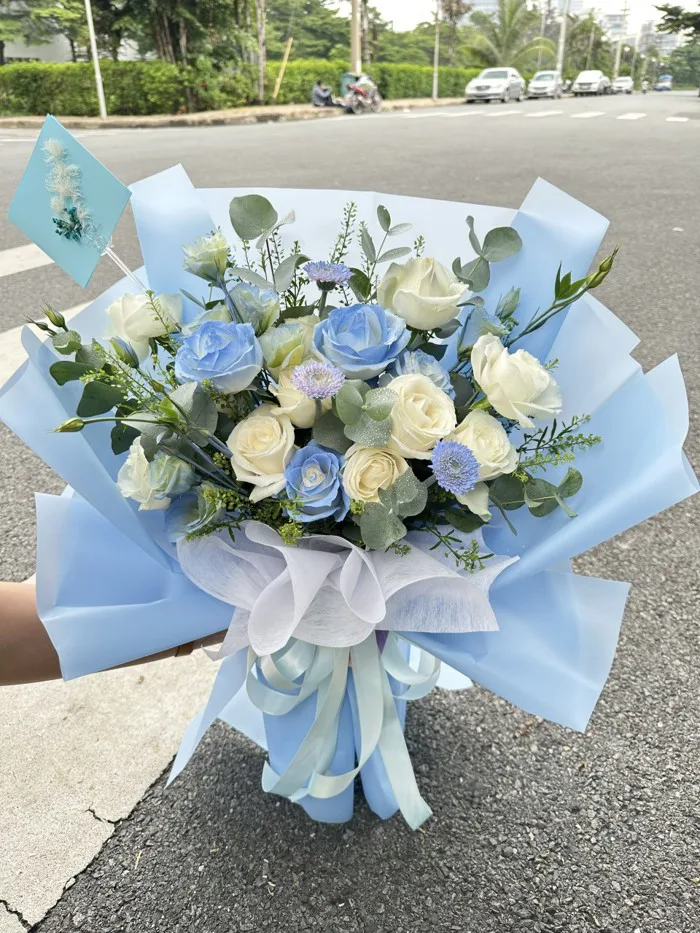 Bó hoa hồng xanh Iced Blue - Tiệm hoa 30 Bunches Phú Mỹ Hưng Quận 7