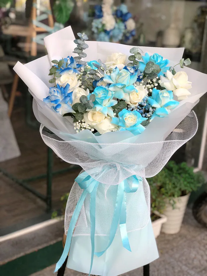 Bó hoa hồng xanh dương: Sự kết hợp độc đáo của màu sắc và ý nghĩa