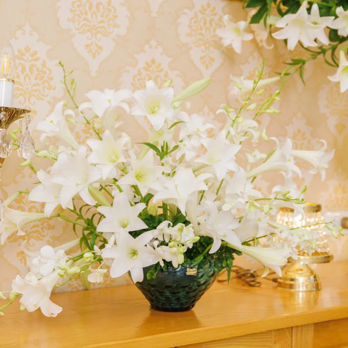 Cách Cắm Hoa Loa Kèn Đơn Giản & Mẹo Chọn Hoa Tươi