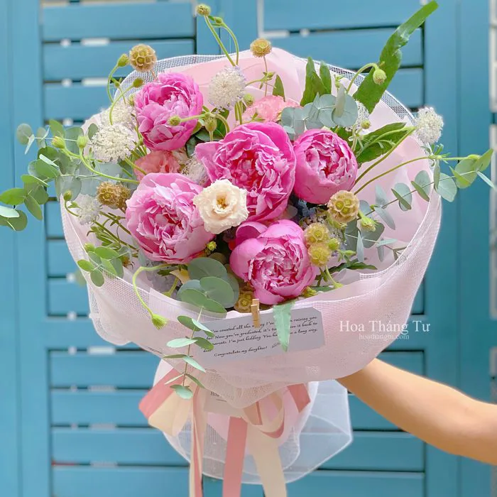 Bó hoa mẫu đơn hồng đậm