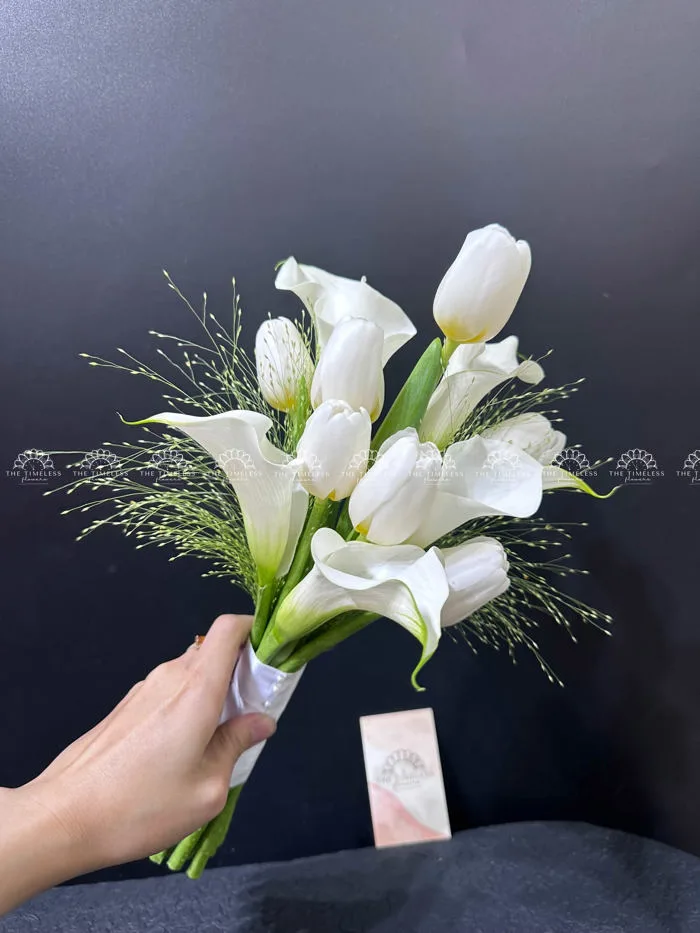 Hoa Cưới Calla Lily - Rum Hà Lan và Tulip Trắng A201 - The Time Less Flowers