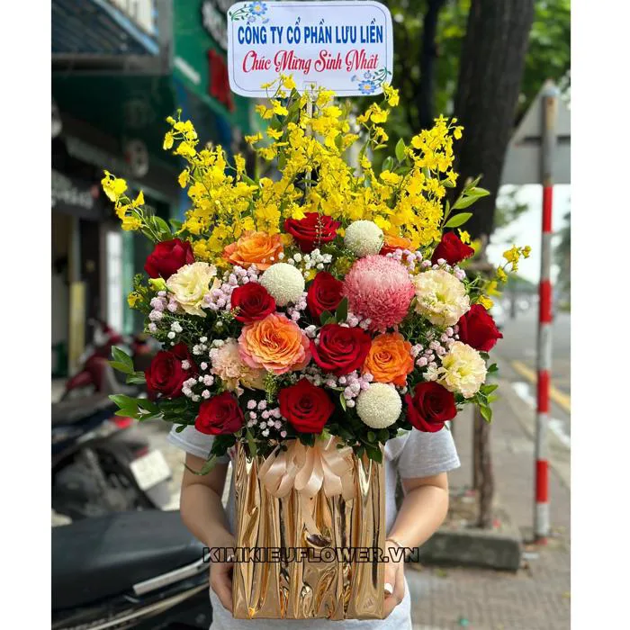 CHỌN HOA SINH NHẬT TẶNG NGƯỜI LỚN TUỔI NHƯ THẾ NÀO CHO PHÙ HỢP ?