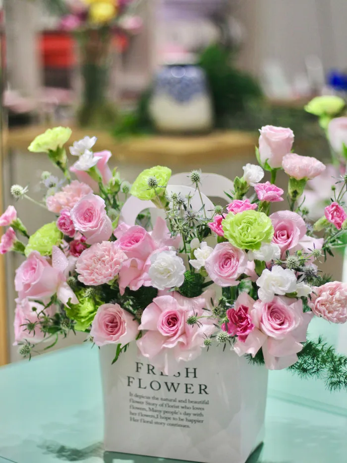 POEM FLOWERS - Hoa sinh nhật - túi hoa hồng lãng mạn hiện đại tặng bạn bè, người  yêu