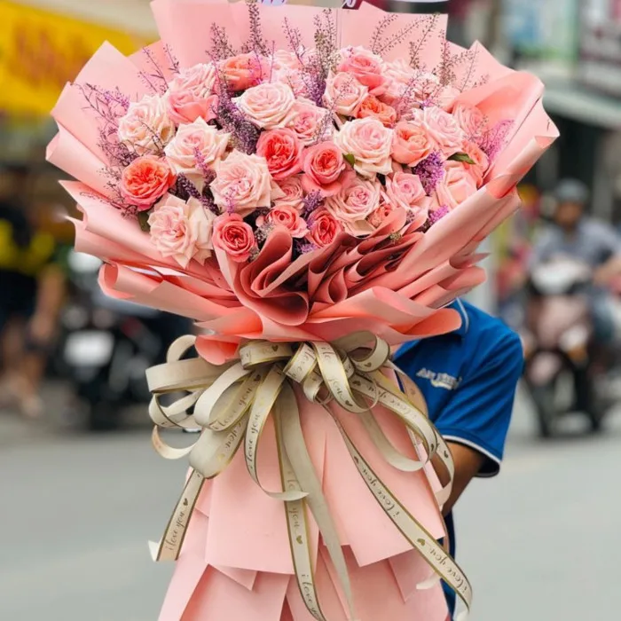 Bó hoa hồng tặng vợ mãi một tình yêu