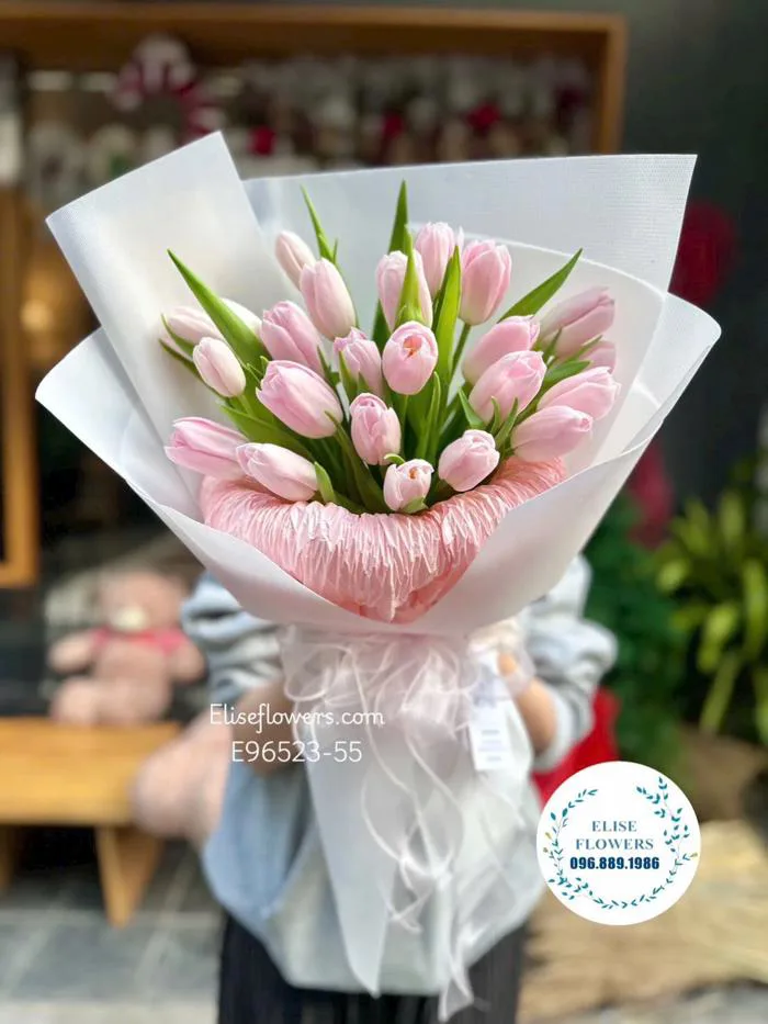 TULIP HÀ NỘI. Bó Hoa 23 Tulip Tinh Tế - Tặng Người Yêu Dịp Sinh Nhật