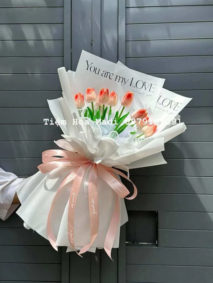 Hoa Tulip Màu Trắng Hồng - Tiệm Hoa Madi