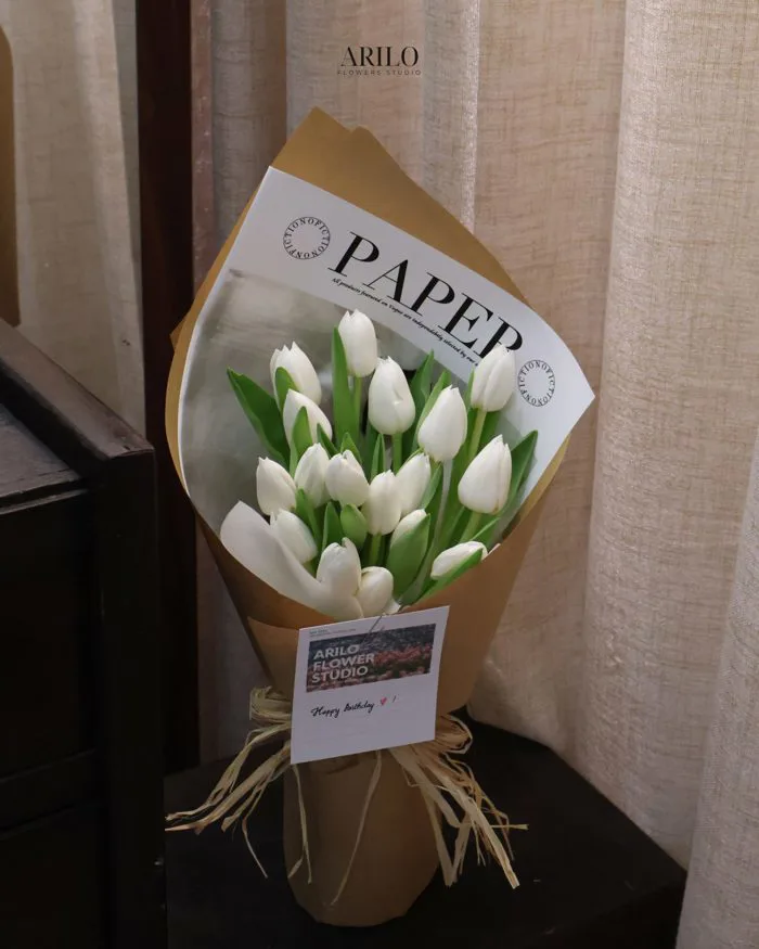 BÓ HOA TULIP TRẮNG THANH LỊCH MÓN QUÀ TINH KHÔI GỬI TRỌN YÊU THƯƠNG B733 -  Arilo Flower