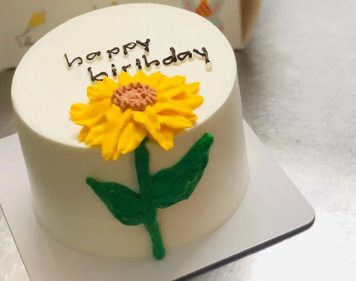 Các mẫu bánh kem hoa hướng dương đẹp, dễ thương và ý nghĩa