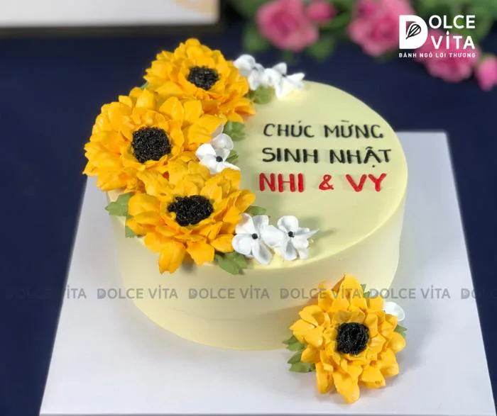Bánh Sinh Nhật Bánh trang trí hoa hướng dương... | Dolce Vita Q7