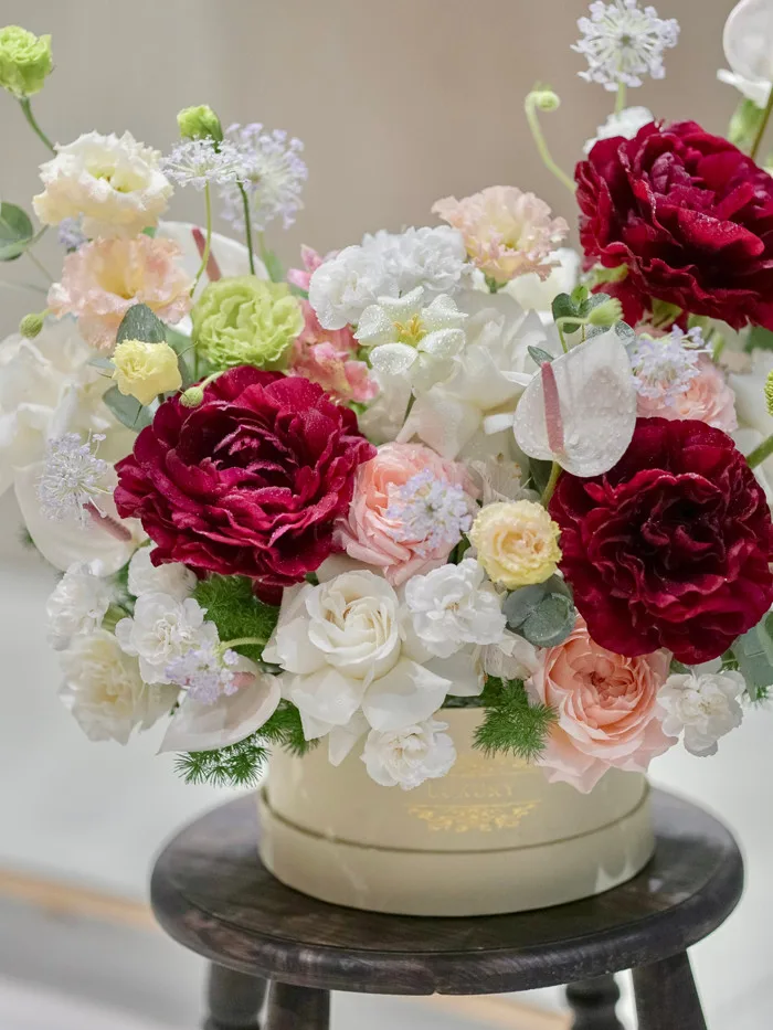 POEM FLOWERS - Hộp hoa mẫu đơn nhập khẩu sang trọng tặng sinh nhật