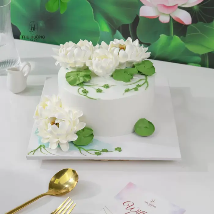 Bánh sinh nhật hoa sen kem tươi