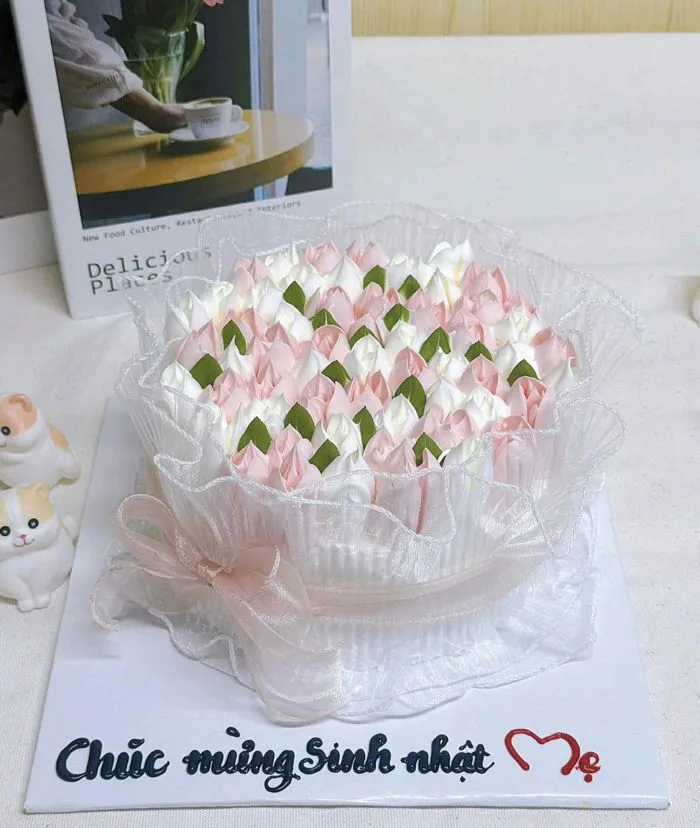 Bộ sưu tập các mẫu bánh sinh nhật hoa tulip đẹp tại Bánh Kem Kim Yến