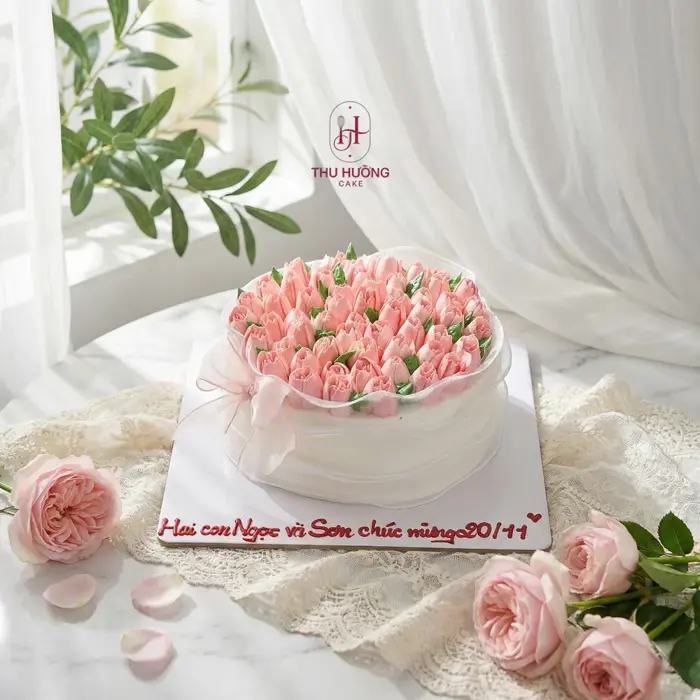 Bánh kem hoa tulip hồng Bánh kem hoa tulip hồng