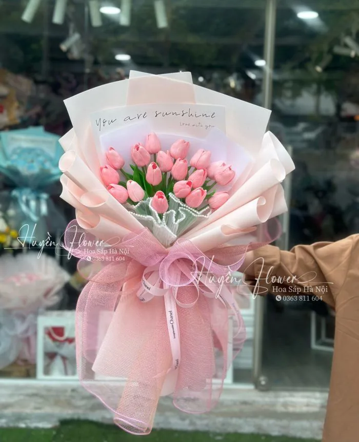 Bó hoa Tulip hồng xinh xắn - Hoa Sáp Hà Nội - Huyền Flower Bó hoa Tulip hồng xinh xắn - Hoa Sáp Hà Nội - Huyền Flower