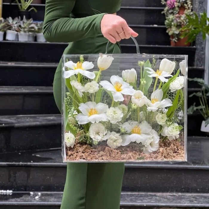 Hộp Hoa Mica Tulip Trắng Sang Trọng Ấn Tượng