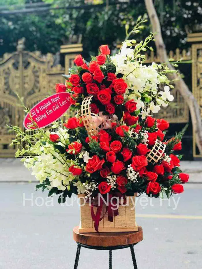 Lẵng hoa 2 tầng 01 - Hoa tươi Nguyệt Hỷ